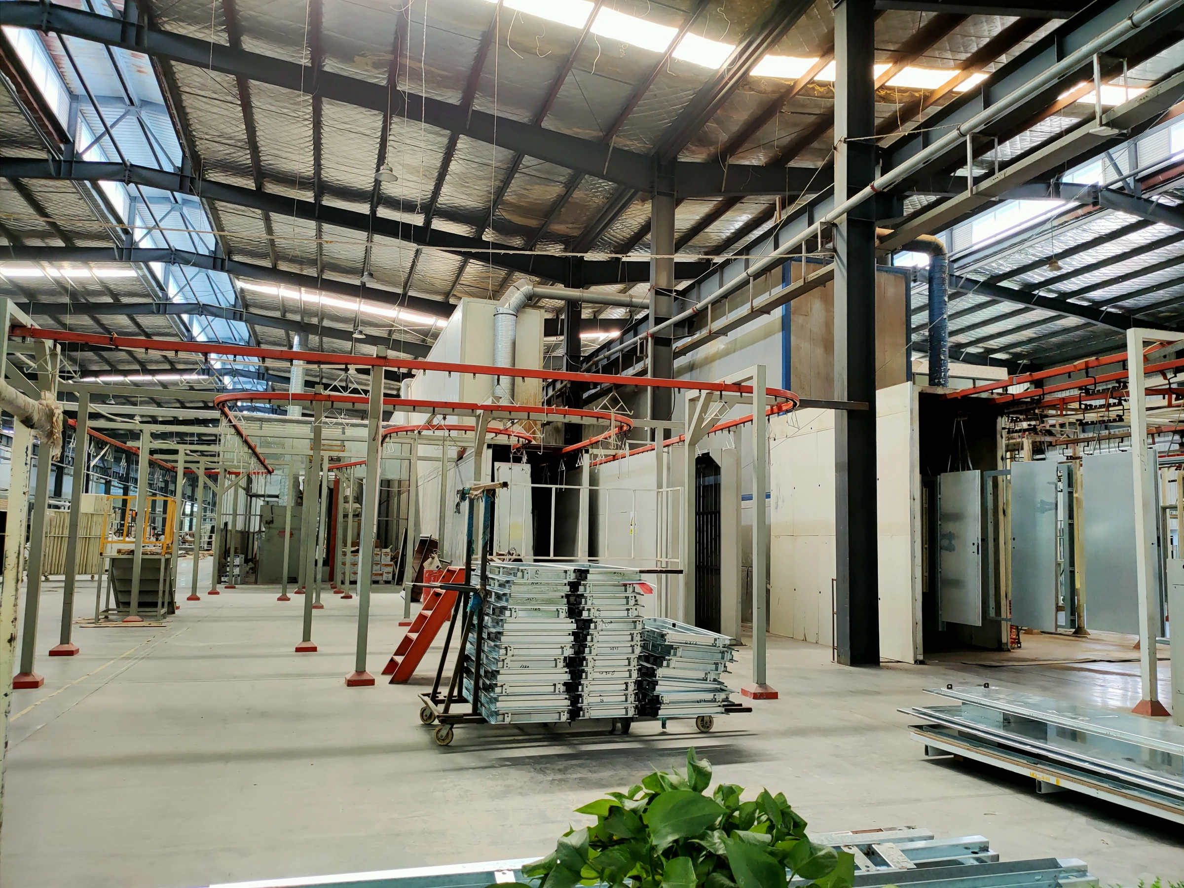 Door frames on the finishing line